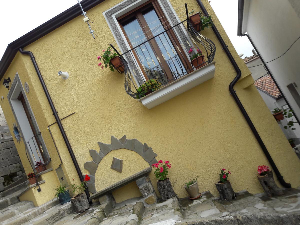 B&B L'Arabatana Pietrapertosa Bagian luar foto